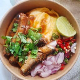 ข้าวไข่ข้นยำปลากระป๋อง