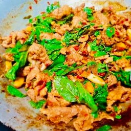 กะเพราหมู