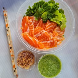 เนื้อแซลมอนสด+หอมเจียว+น้ำจิ้มซีฟู๊ด