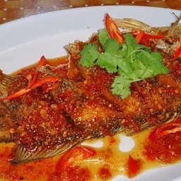 ปลากระพงราดพริก 3 รส