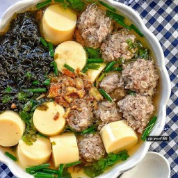 ต้มจืด สาหร่าย เต้าหู้ หมูสับ