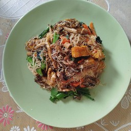เส้นหมี่ผัดซีอิ๊ว