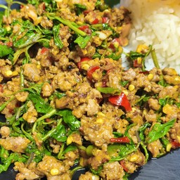 ข้าวกะเพราเนื้อสับ(โคขุน)