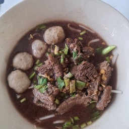 เกาเหลาน้ำตกลูกชิ้นเนื้อเปื่อย