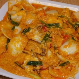 หมึกผัดผงกะหรี่