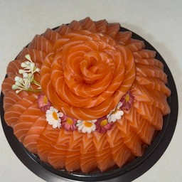 เค้กแซลมอน 500กรัม (แถมป้ายHBD)