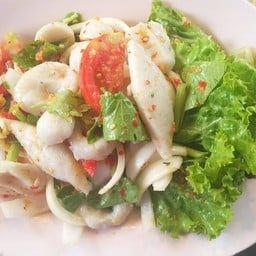 ยำลูกชิ้นปลา