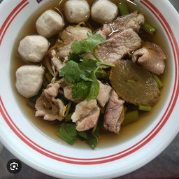 ก๋วยเตี๋ยวหมูลูกชิ้น