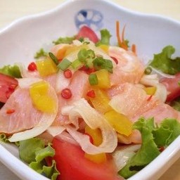 ยำแซลมอน