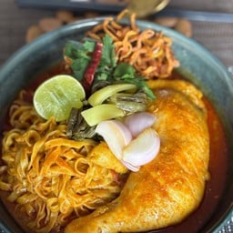 ร้านประจำถิ่น ตำนานข้าวซอย ข้าวคลุกน้ำพริกยกชุด