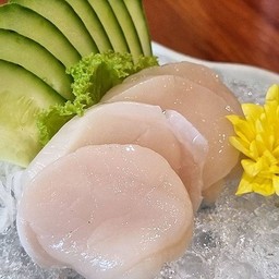 หอยเชลล์ญี่ปุ่น ซาชิมิ (6ชิ้น)