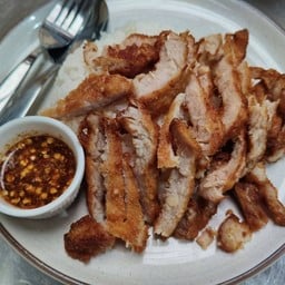 ข้าวหมูทอด จิ้มแจ่ว