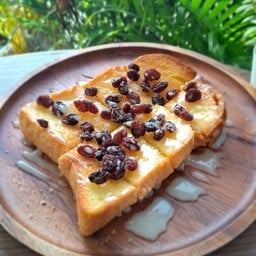 ปังปิ้ง เนยนม + ลูกเกต  1 แผ่น 🥪