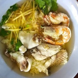 ข้าวต้มปลา “นายจุ๊”
