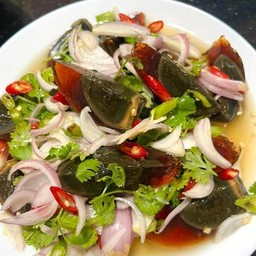 ยำไข่เยี่ยวม้า