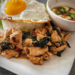 กะเพราในซอย/ข้าวไข่ข้นห่อหมกทะเล