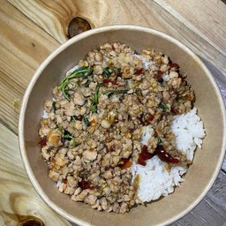 กระเพราหมูสับพริกแห้ง