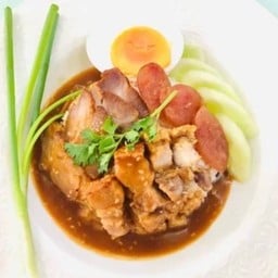 ข้าวหมูแดง+หมูกรอบดารา
