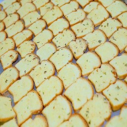 ปังกรอบเนยกระเทียมhomemade