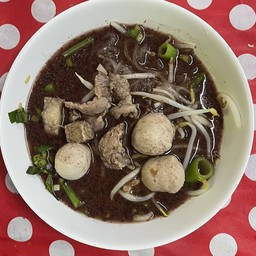 บะหมี่เนื้อ-น้ำตก ใส่ลูกชิ้นเนื้อ เนื้อสด เนื้อตุ๋น