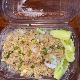 ข้าวผัดปลาหมึก