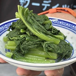 ผักลวกตามฤดูกาลที่ไม่ขม ราดซอสพะโล้ 清燙四季蔬菜