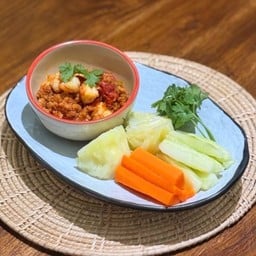 น้ำพริกอ่องกุ้งสดและผักลวก