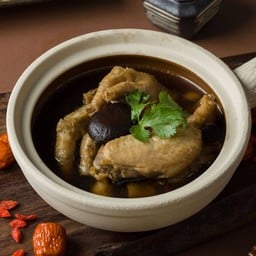 ไก่ตุ๋นยาจีน