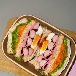 แซนด์วิชไส้ทะลัก