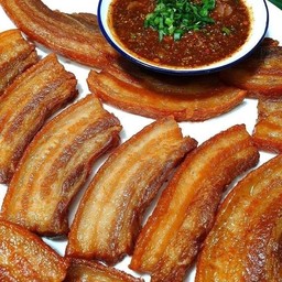 หมูสามชั้นย่าง น้ำจิ้มแจ่ว