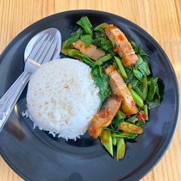 ข้าวคะน้าหมูกรอบ