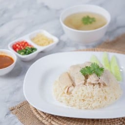 เจ้าสัวข้าวมันไก่ สันติธรรมพลาซ่า
