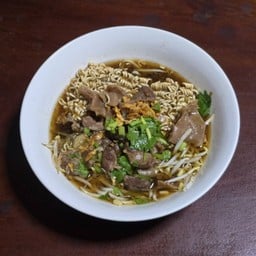 มาม่าหมูตุ๋น