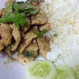 ไก่กระเทียมราดข้าว