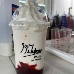 นมสดสตอเบอรี่