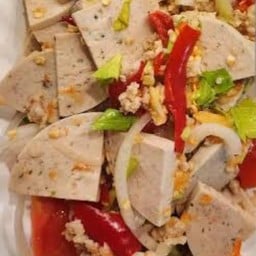 ลูกชิ้นทอดน้ำจิ้มโคตรเด็ด หน้าร้าน44พ