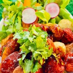 แมวเหมียวลูกชิ้นทอด