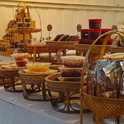 ขนมและของฝาก