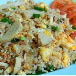 ข้าวผัดหมูยอ