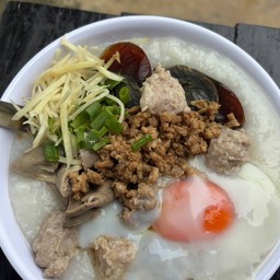 หมูกะโจ๊ก หน้าเซเว่นบางน้อย(หนองขาหยั่ง) ไม่มี