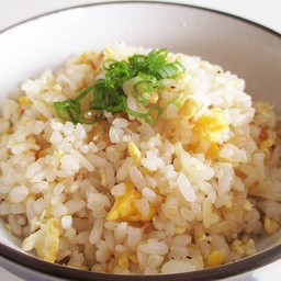 ข้าวผัดกระเทียม