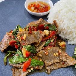 ข้าวกระเพราเนื้อ
