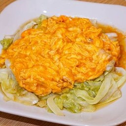 กะหล่ำปลีผัดน้ำปลาไข่ขยี้