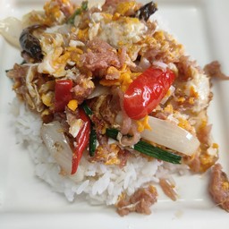 แหนมผัดไข่