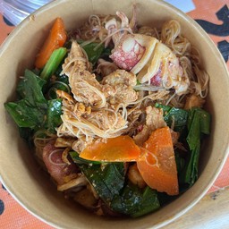 หมี่ขาว ผัดซีอิ๊วหมูรวม