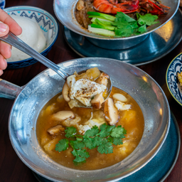 กระเพาะปลาน้ำแดงเนื้อปู