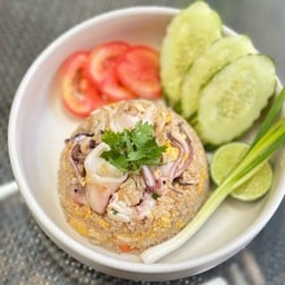 ข้าวผัดปลาหมึก