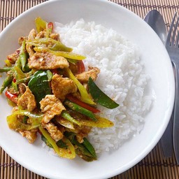 ข้าวผัดพริกแกงไก่