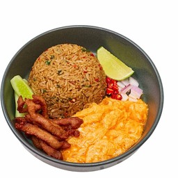 ข้าวผัดกระเพราหมูแดดเดียวไข่ข้นเยิ้ม