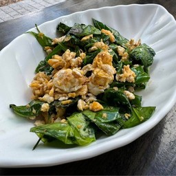 ใบเหรียงผัดไข่